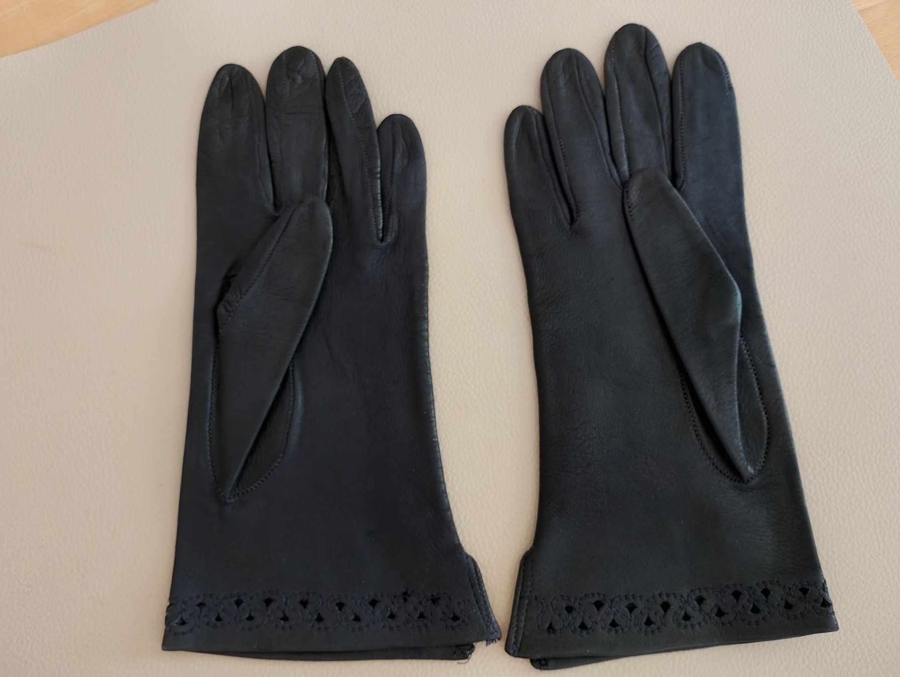 Handschuhe & Handstulpen: Lederhandschuhe – Gebraucht aus Ehrendingen von 2Guagua2 1
