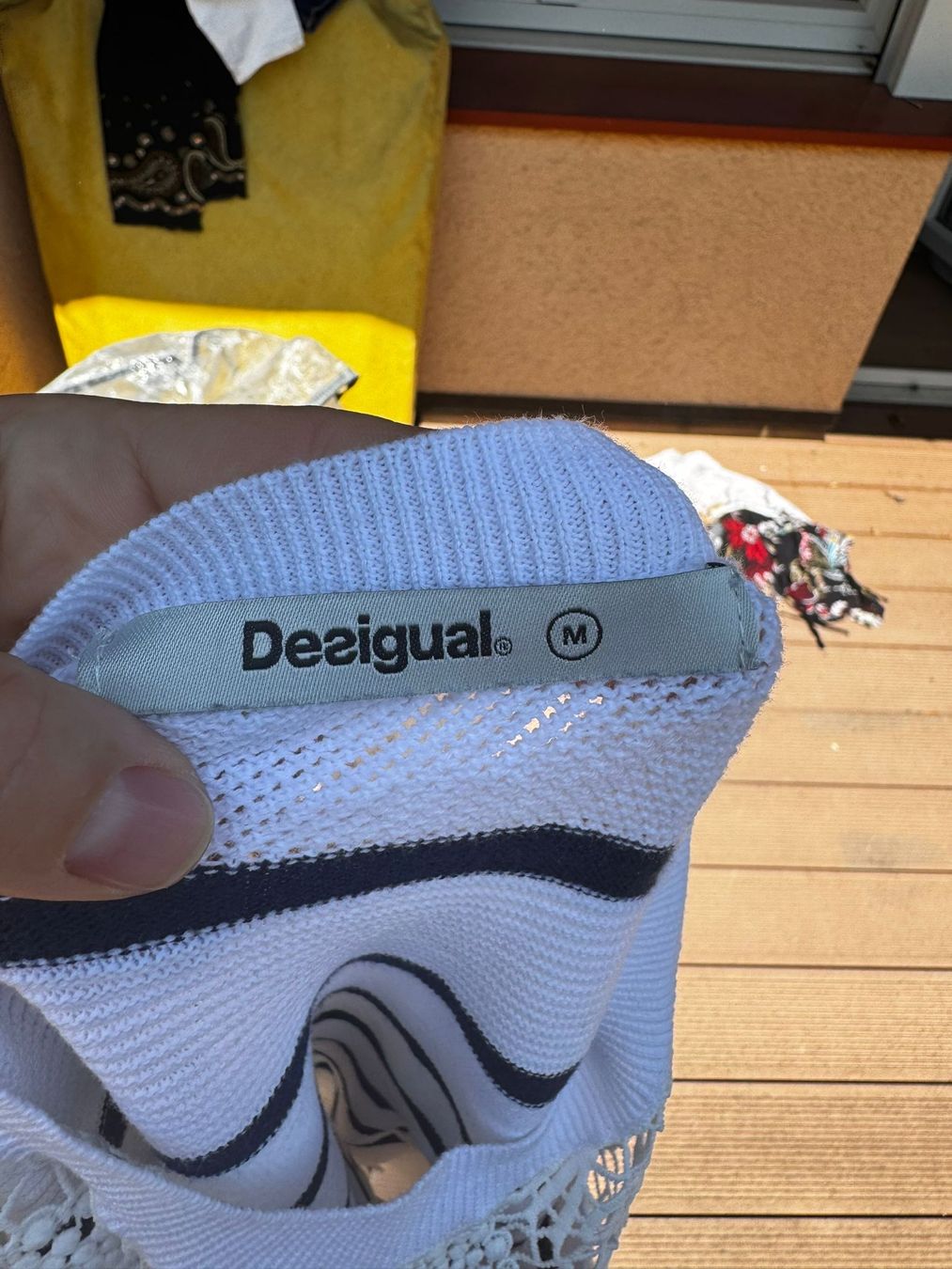Desigual Maglioni & Felpe: Desigual Pullover mit Lochstickerei, Gr.M – Usato da Egg b. Zürich venduto da Brocki_Insel_Egg 4