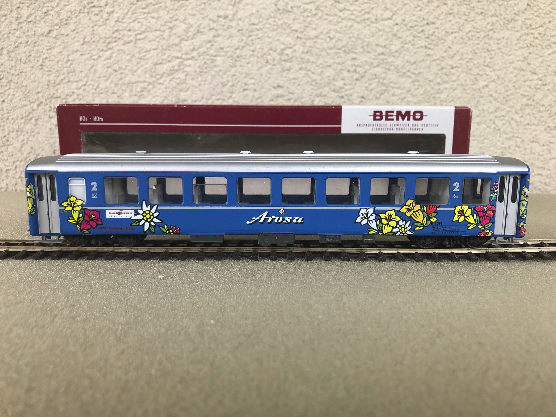 Bemo Modelleisenbahnen: BEMO 3253 149 B 2319 "Arosa-Express" RhB HOm – Gebraucht aus Echandens von