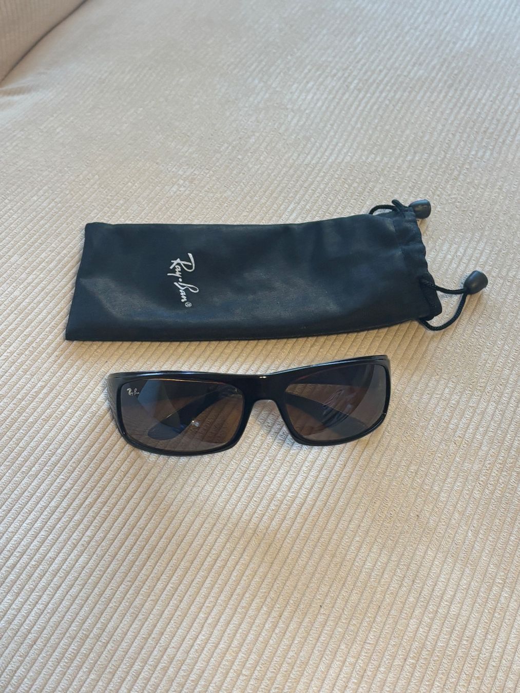 Ray-Ban Occhiali & Lenti: Rad Ban Sonnenbrille Uni – Usato da St. Margrethen SG venduto da dijanaO
