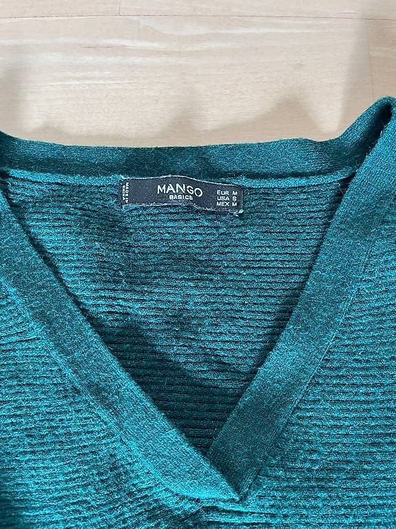 Pullover & Sweatshirts: Dunkelgrüner V-Ausschnitt Pullover – Gebraucht aus Luzern von nad_2my8 2