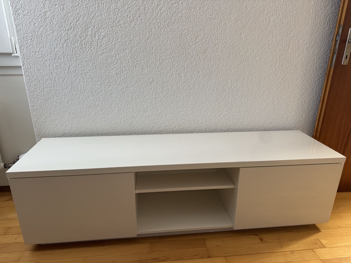 Ikea Mobili TV: TV-Möbel weiss mit Tablar 160cm 42cm 45cm  – Usato da Therwil venduto da Wichura