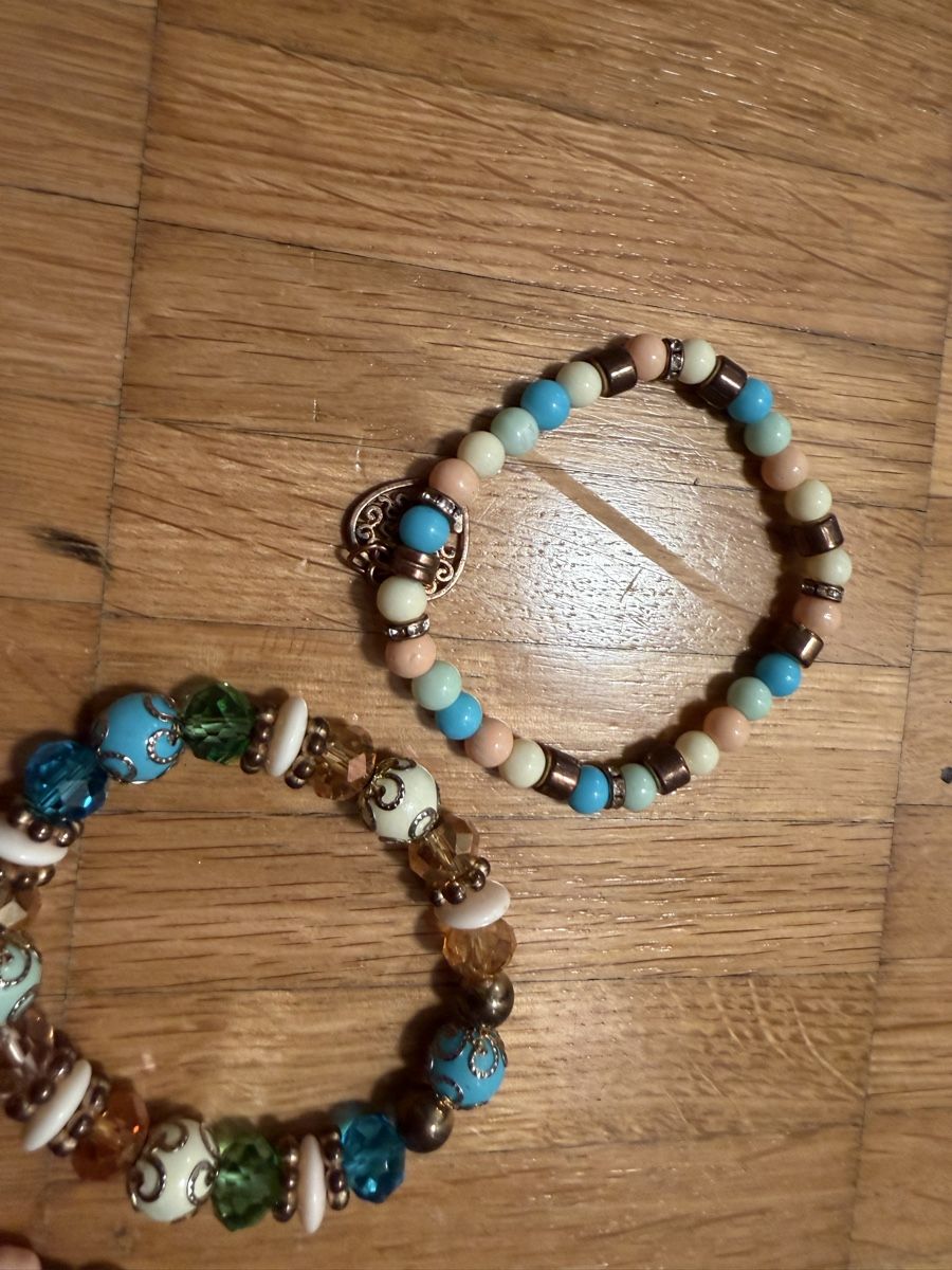 Bracelets: Armbänder Set 4 Stk, neu  – D'occasion à Jona par Good_luck_ 4