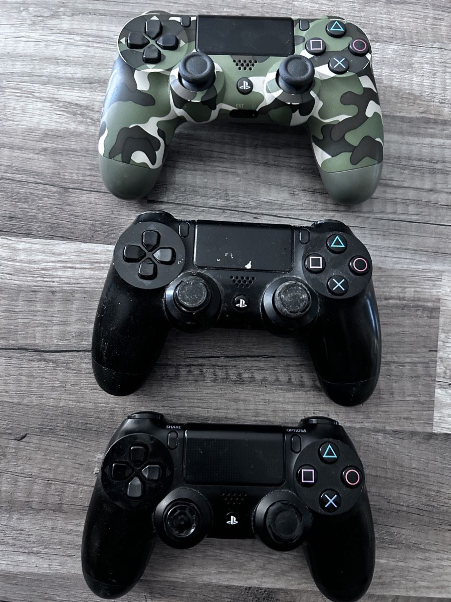 Sony Controller: 3x PS4 Controller (defekt) – Defekt aus Obfelden von JackyRot