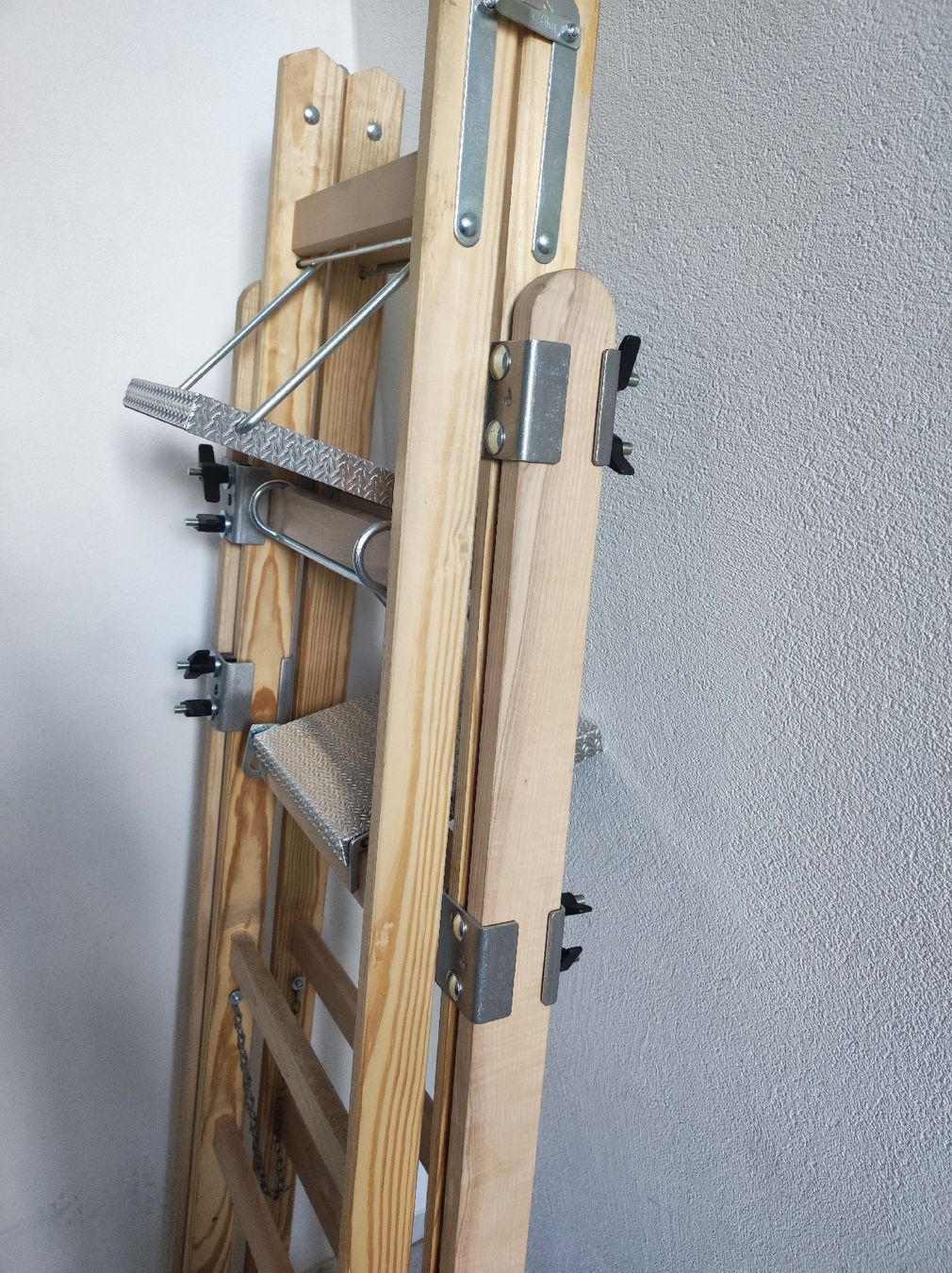 Leitern: Holzleiter/Trittleiter mit 2 Tritten, stabil, wie neu – Gebraucht aus Stäfa von modeflash 1