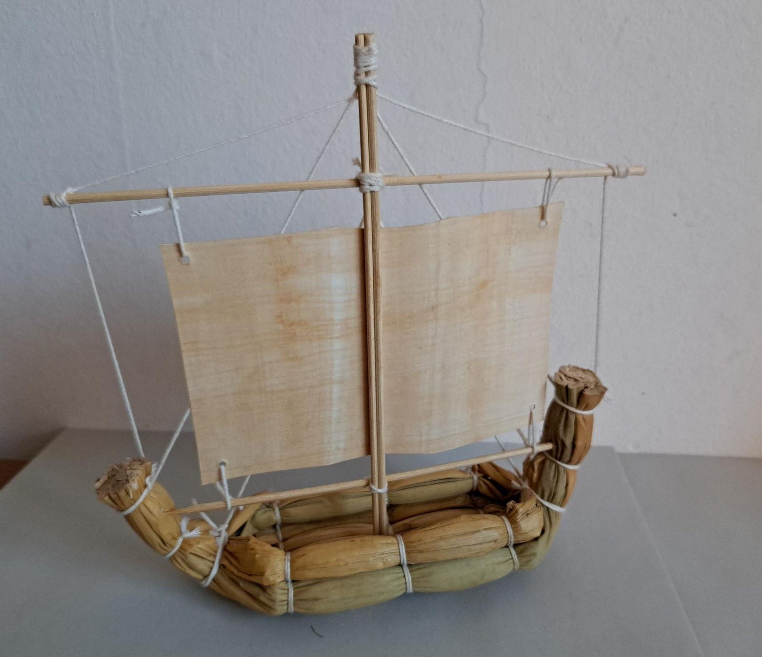 Alle Dekorationen: Papyrusboot aus Ägypten Souvenir Modell – Gebraucht aus Basel von Patiscat 1