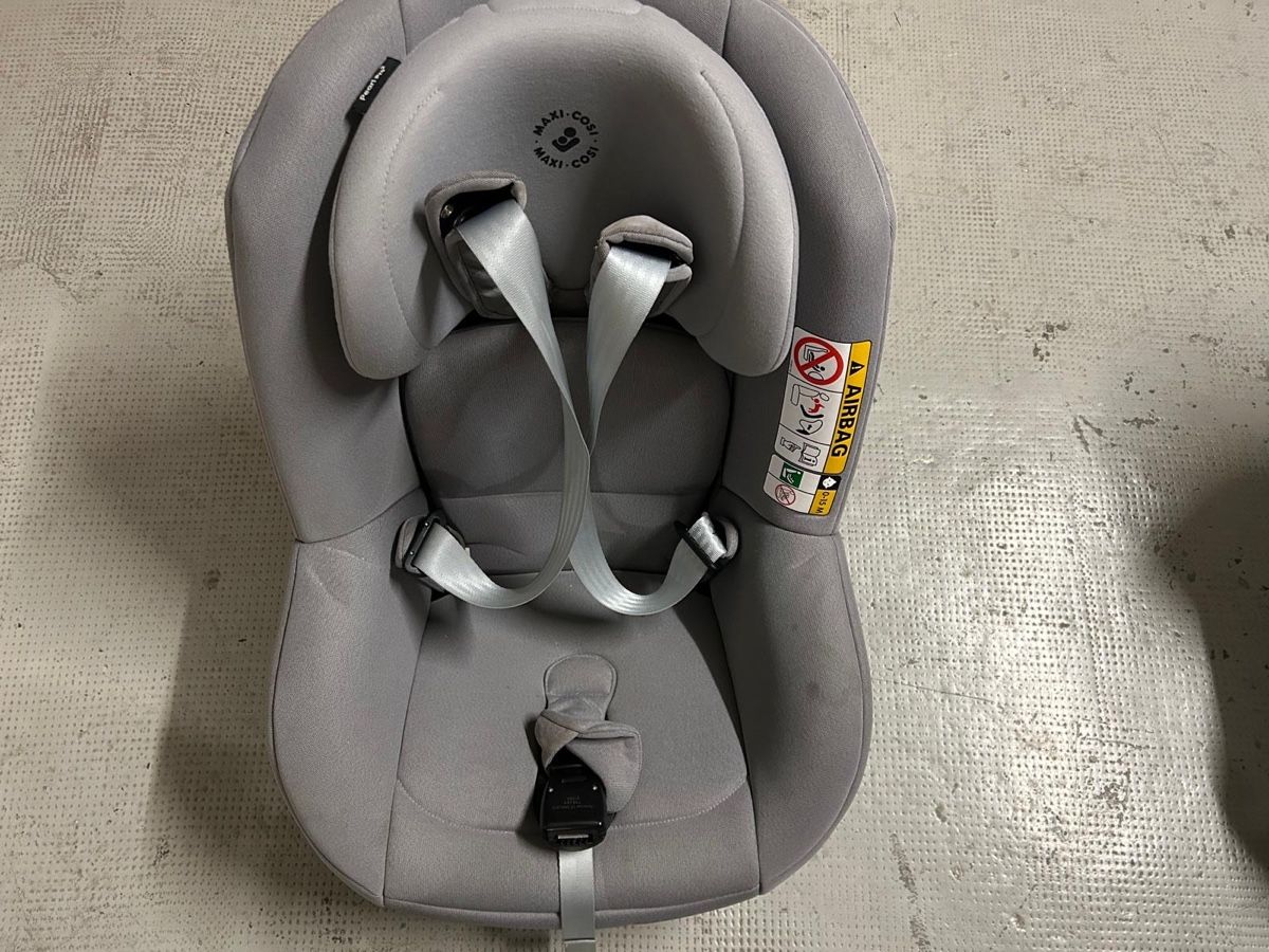 Maxi-Cosi Seggiolini per auto: Maxi-Cosi Pearl Autositz und Isofix – Usato da Basel venduto da Oasis111