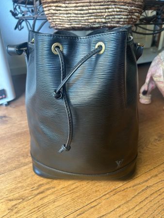 Louis Vuitton Grand Noe Schwarz