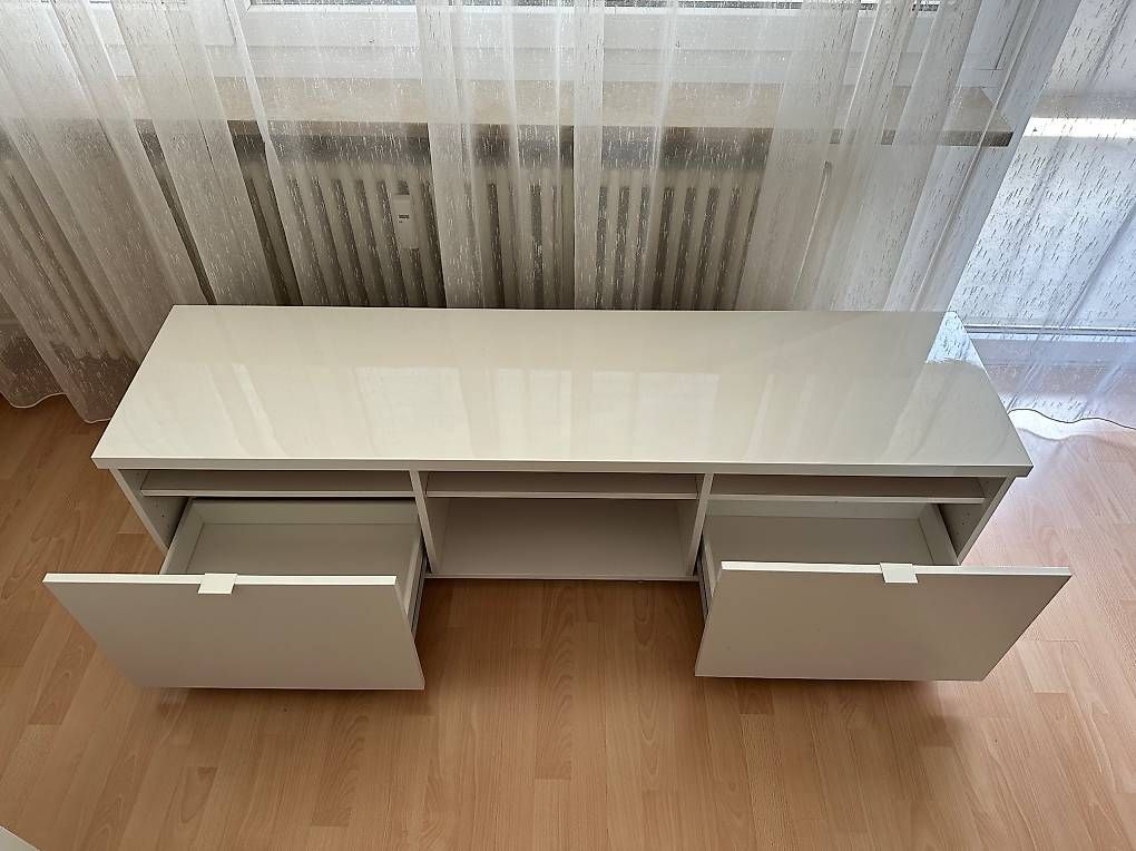 Ikea Mobili TV: TV Stand - IKEA BYÅS – Usato da Pratteln venduto da C803 1