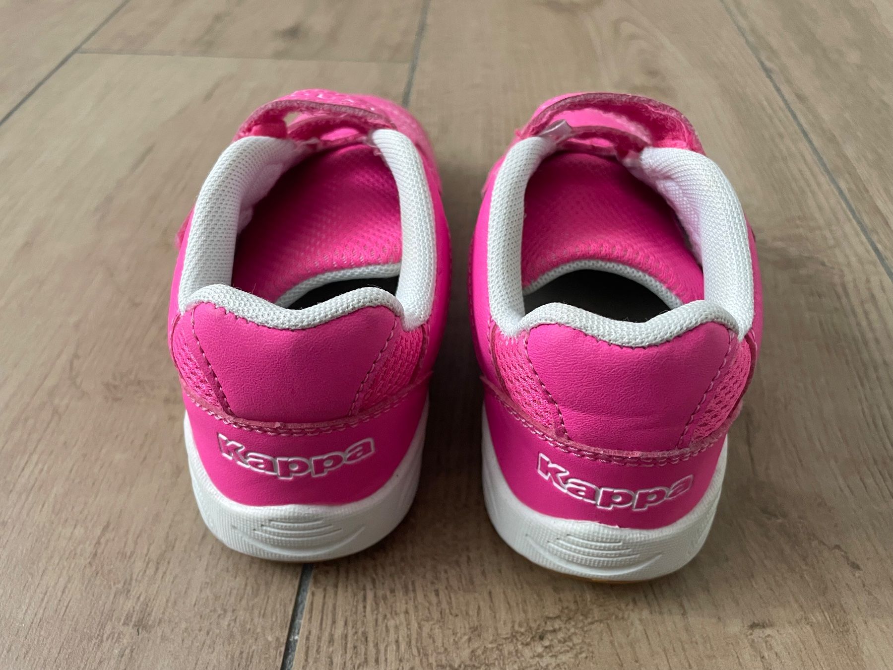 Kappa Scarpe per ragazze: Hallenschuhe von Kappa Gr. 29 – Usato da Waltenschwil venduto da hansnine 2