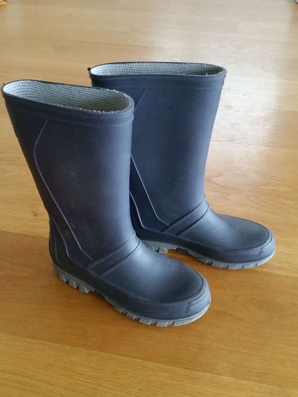 Schuhe für Jungen: Regenstiefel Gr. 30 / Bottes de pluie 30 – Gebraucht aus Villars-sur-Glâne von richardette 1
