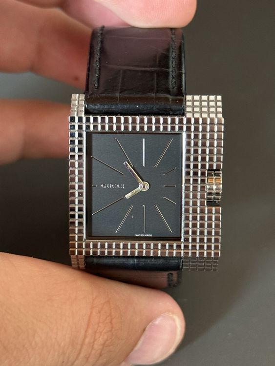 Gucci Damenuhr, Modell 7100 M, Lederarmband, (Neu