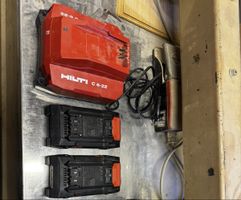 Hilti Ladegerät C 6-22 mit 2 Akkus 22V Nuron NEU!! + Ah-