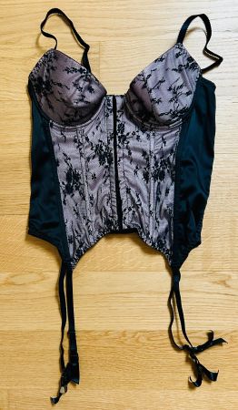 Korsage mit Spitze rosa/schwarz mit Strapsbänder