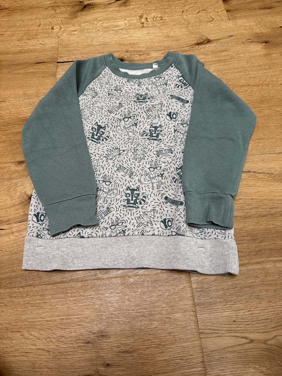 C&A Maglioni & Felpe: Cooler Winter-Pulli, Grösse 122, Top Zustand, Grün-Grau – Usato da Stampa venduto da Aspirina90