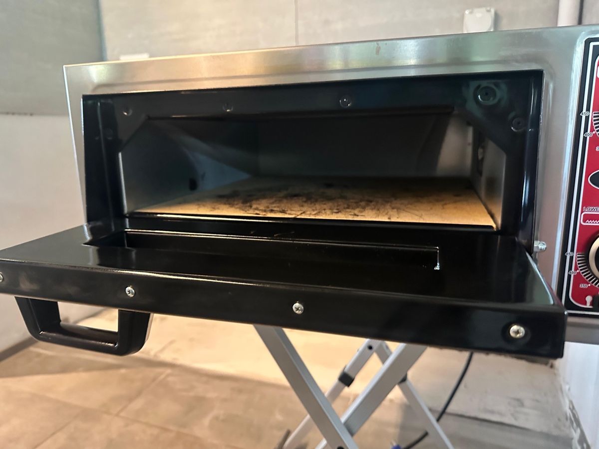 Forni per pizza: EB Gastro 24 Pizzaofen PF 4040 E - Neuwertig – Usato da Salenstein venduto da Silly...0 1