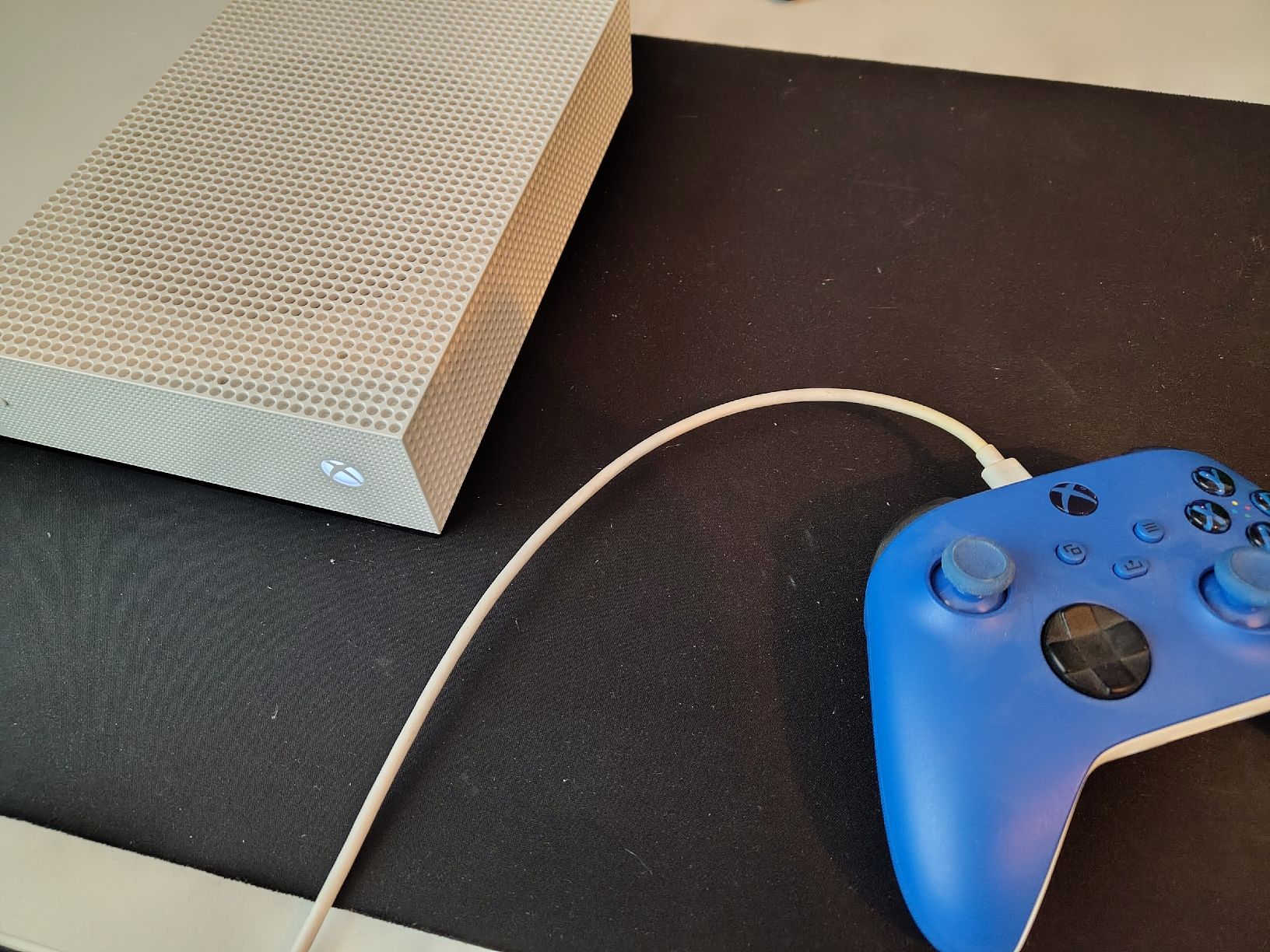 Microsoft Consoles: Xbox one s et 35 jeux  – D'occasion à Marly par mzi_p97f 4
