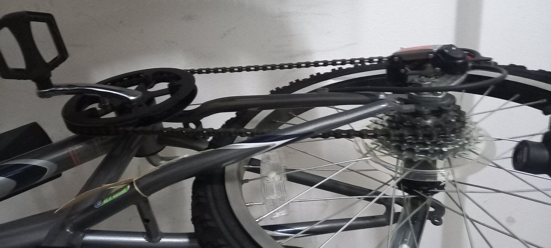 Velos: Vélo remorque pour enfant, se fixe à un vélo adulte – Gebraucht aus Meyrin von mbe_zs9p 2