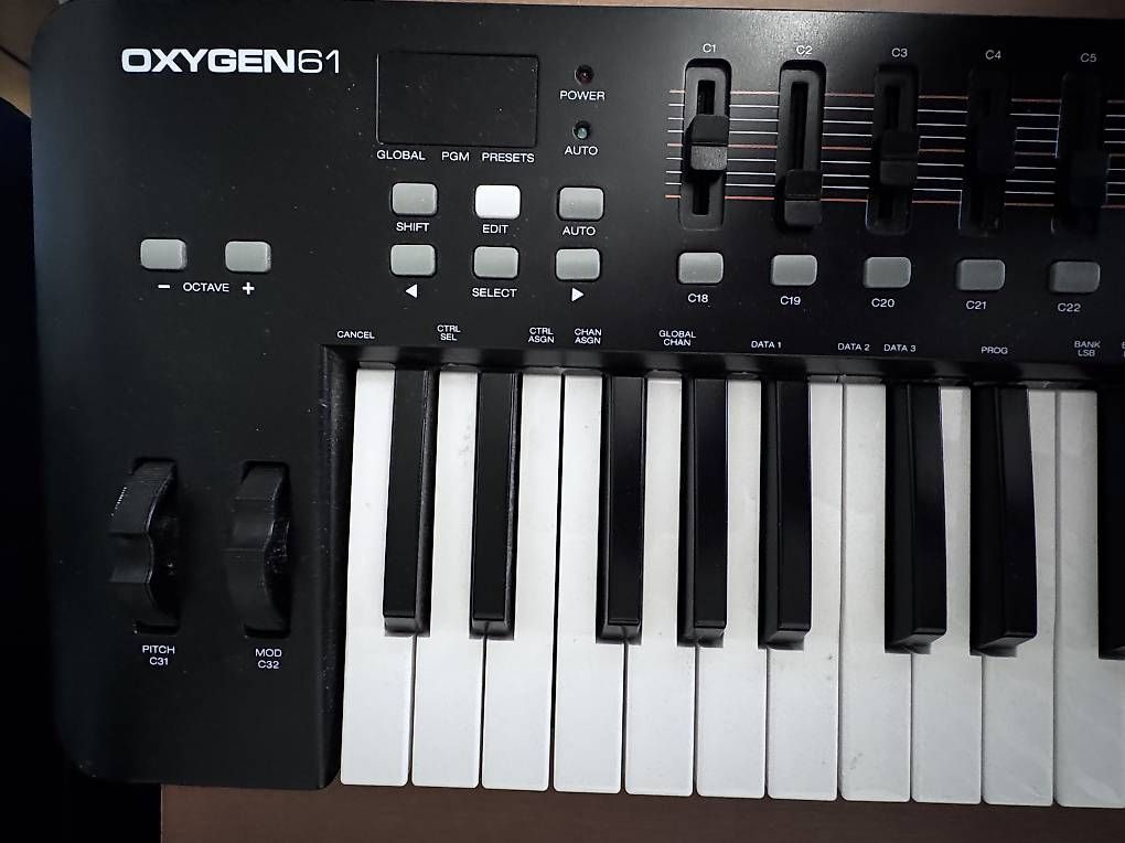 Strumenti musicali: M-Audio Oxygen 61 MIDI Keyboard Controller – Usato da Zollikon venduto da Mazemix7 2