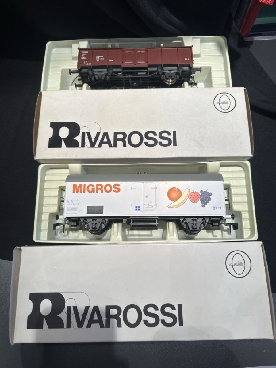 Rivarossi Modellini di ferrovie: Rivarossi Güterwagen 2er Set – Usato da Russikon venduto da Pedro20