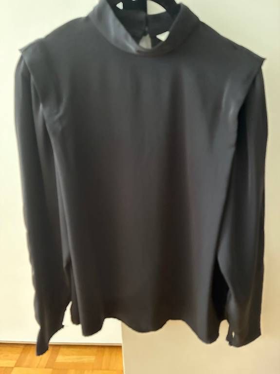 Camicette: Blouse noir NEUVE – Usato da Etoy venduto da v1california 1