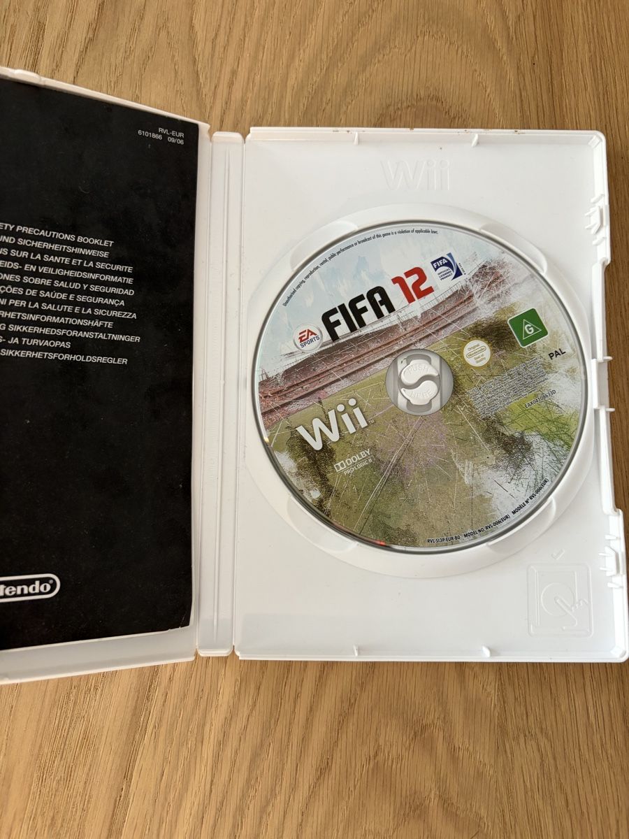 Nintendo Jeux: FIFA 12 - Nintendo Wii – D'occasion à Pully par FunkyGames 2
