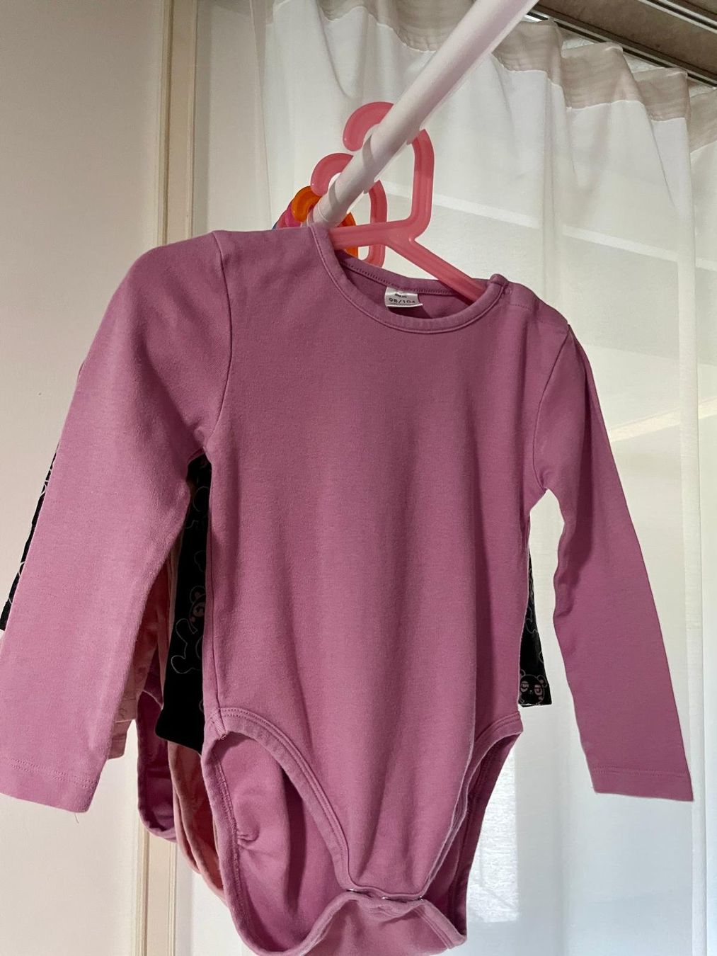 Ensembles coordonnés: 8 bodys langarm / Grösse 98-104cm – D'occasion à Basel par rev_26s7 6