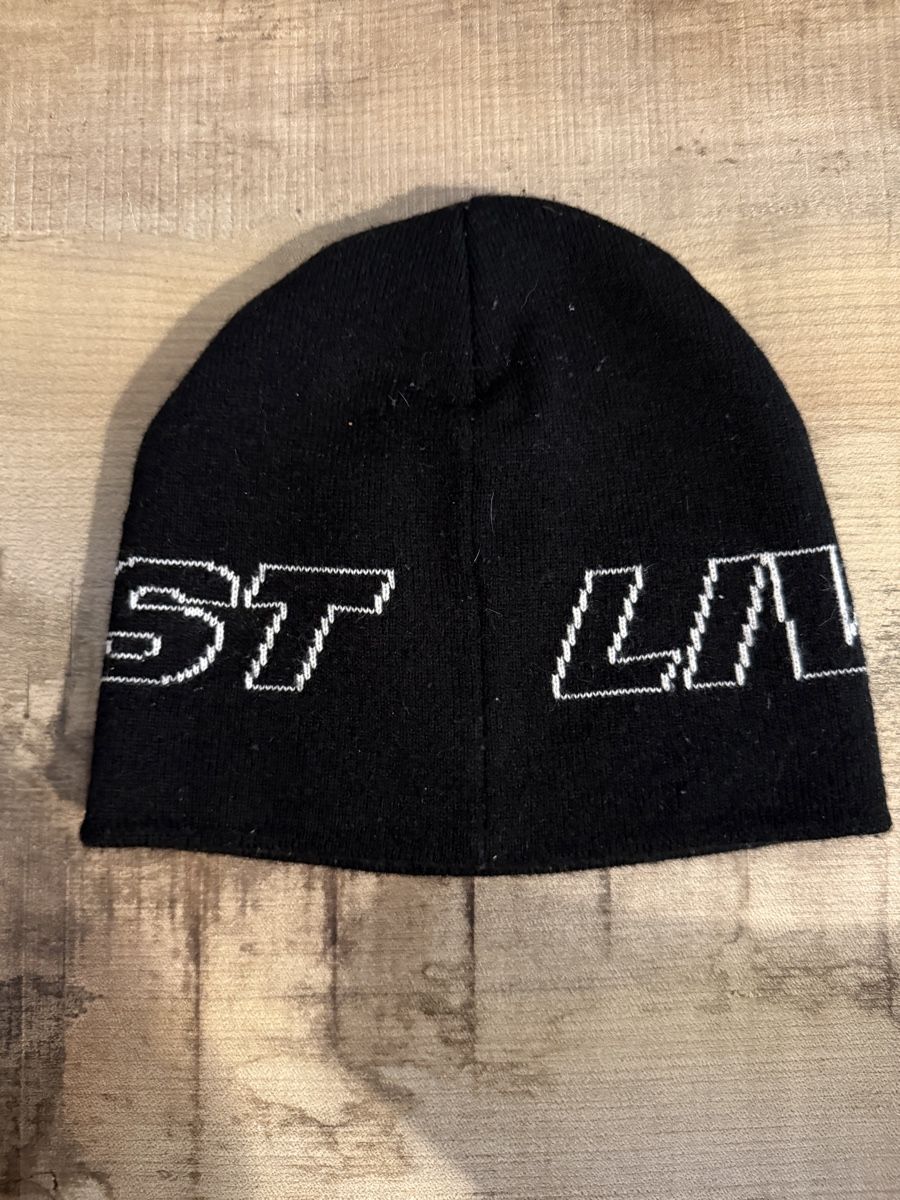 Copricapi, berretti & cappellini: 3x Peso & 2x LFDY Beanies – Usato da Dietwil venduto da sel_6c6p 4