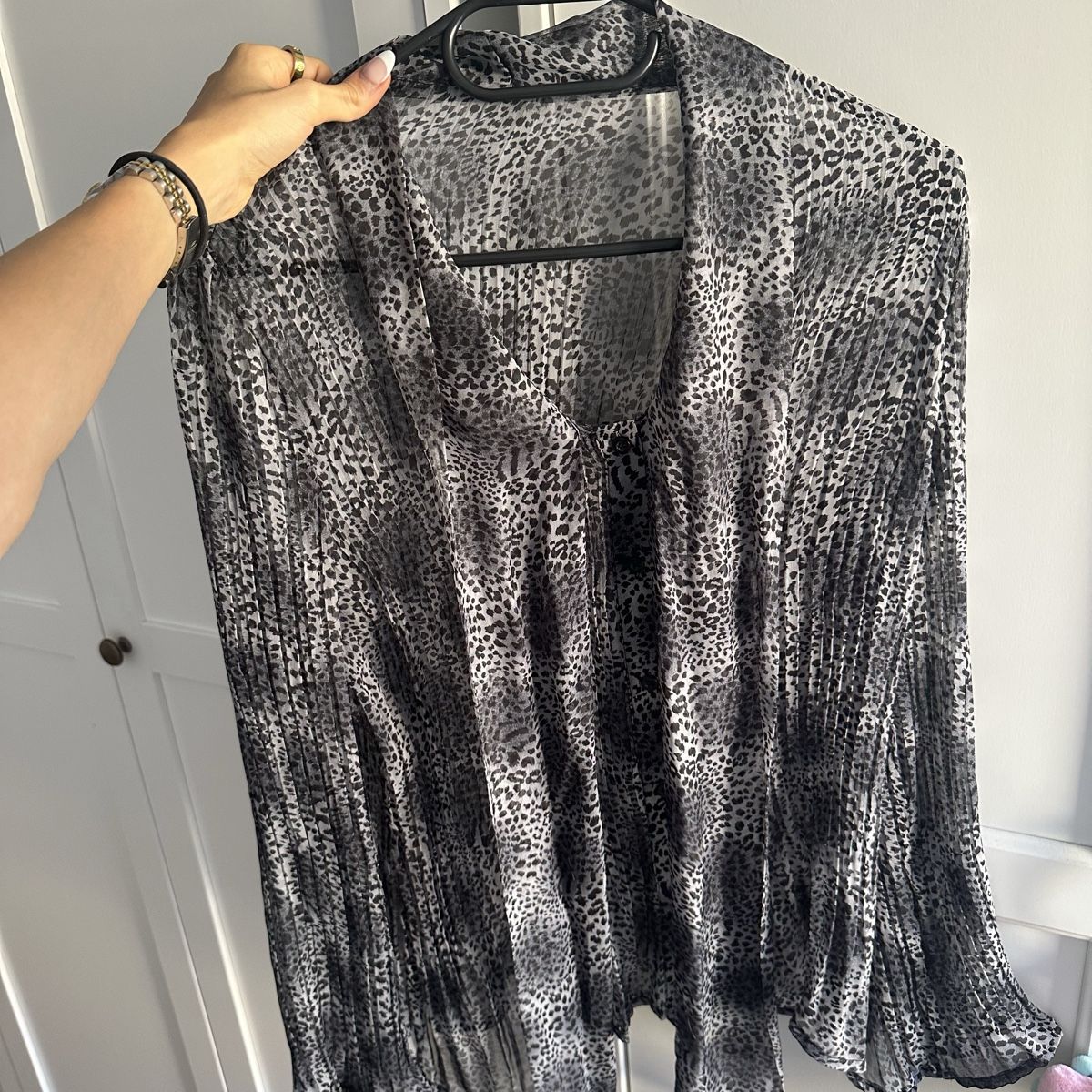 Camicette: Vintage Damen Leopard Bluse M/L – Usato da Givisiez venduto da dor_xb9k 1