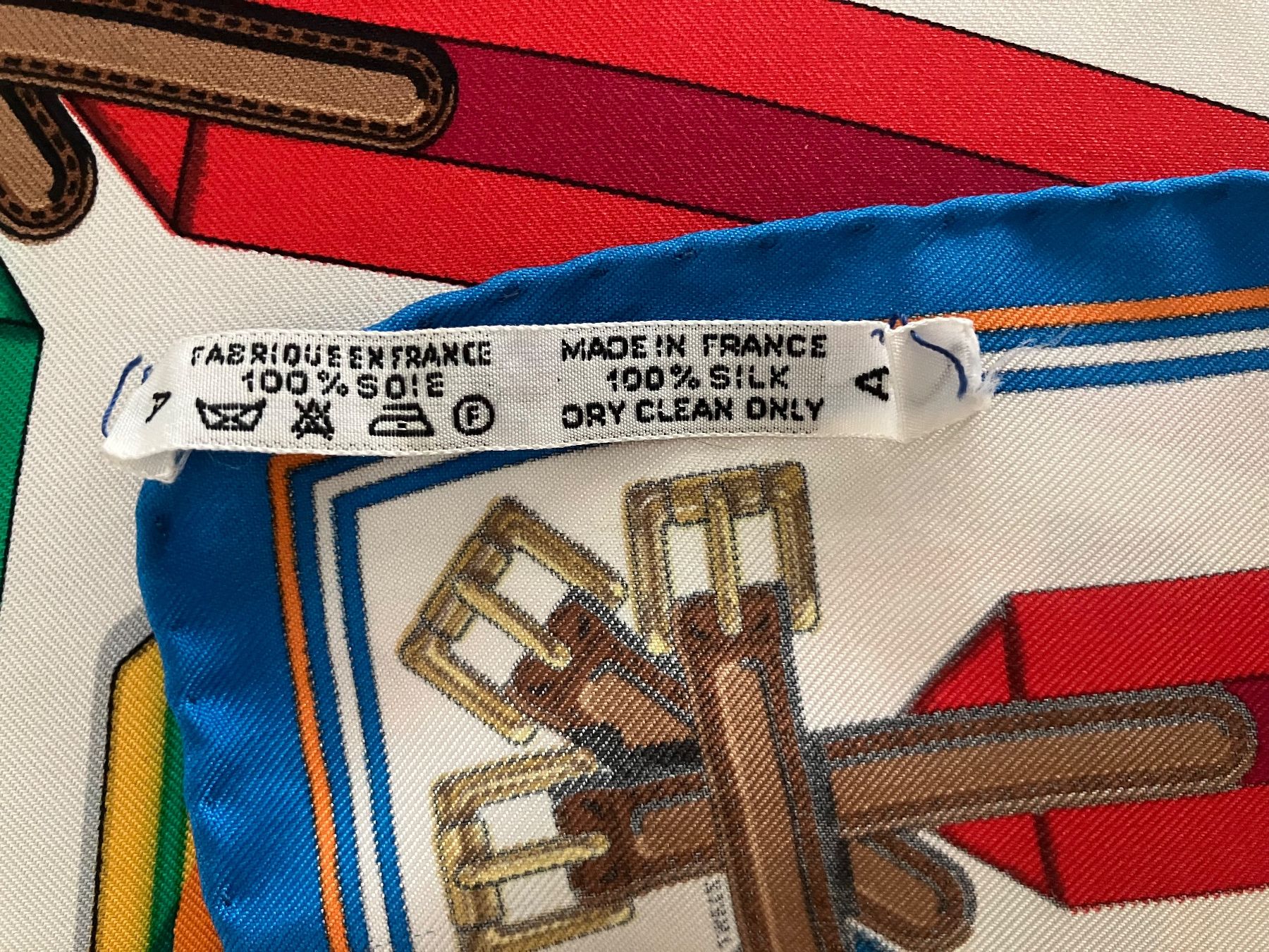 Hermès Foulard & Sciarpe: Hermes scarf 42x42 cm – Difettoso da Windisch venduto da Lyudmila01 4