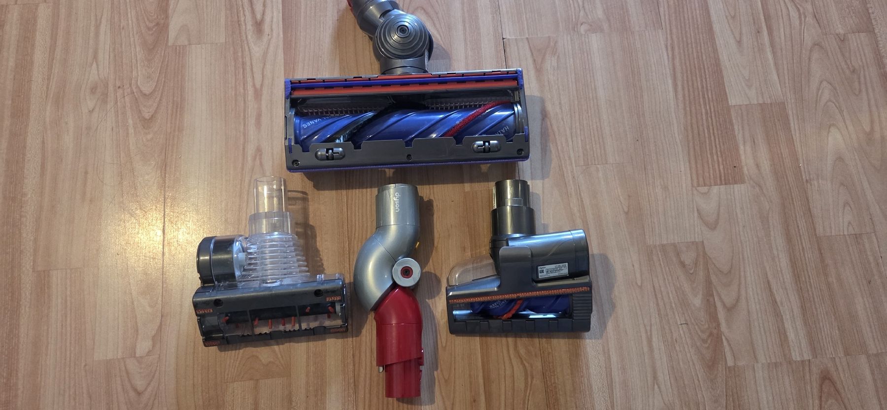 Dyson Aspirapolveri & Accessori: Dyson Fluffy Optic Bodendüse mit LED – Usato da Huttwil venduto da ser_gn9l 4