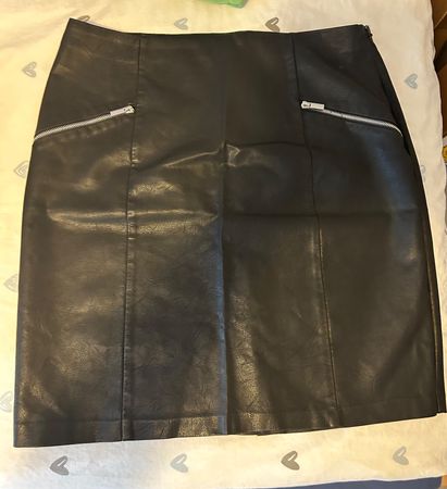 Schwarzer Lederrock von New Look, Grösse 46, neuwertig