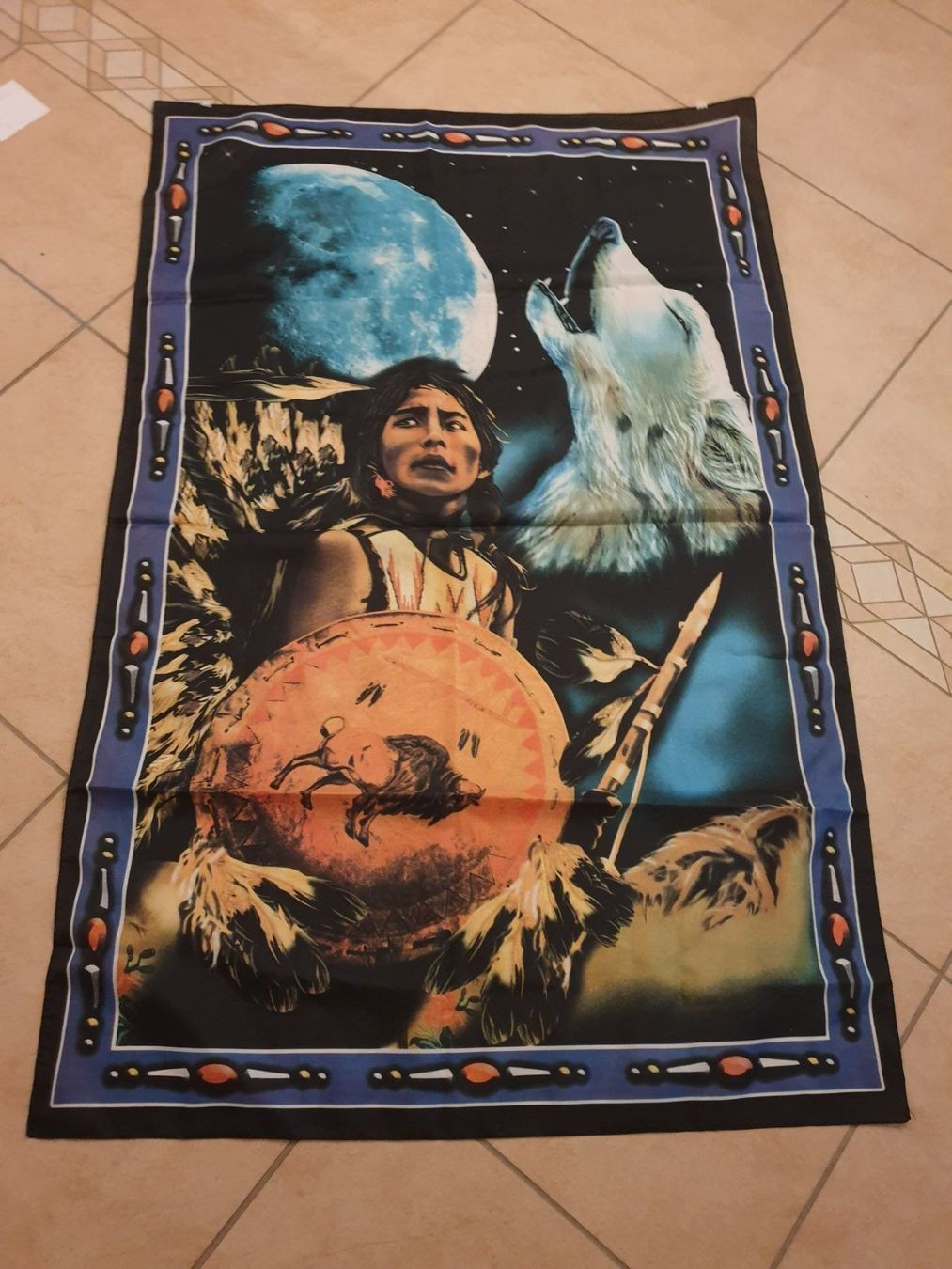 Foulard & Sciarpe: Foulards Loups et Indiens – Usato da Courtelary venduto da Chauvesouris 2