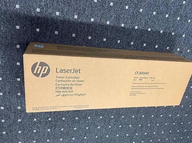 HP Toner Cartridge Schwarz (CF300AH) für HP M880 MFP_ (Neu und ...