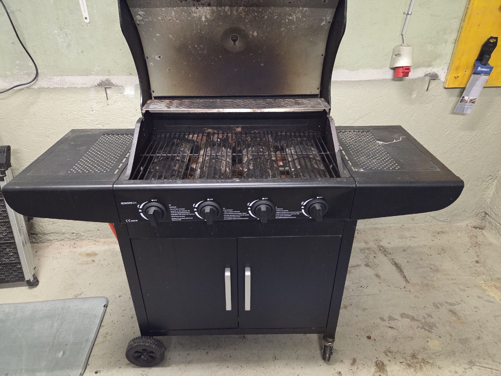 Grils: Gas Grill – D'occasion à Hendschiken par snupy73