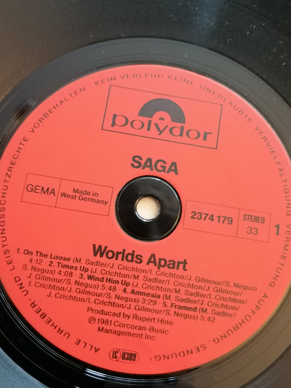 Dischi in vinile: LP - Saga - Worlds Apart, Vinyl 1981 – Usato da Basel venduto da vintagecollector 2