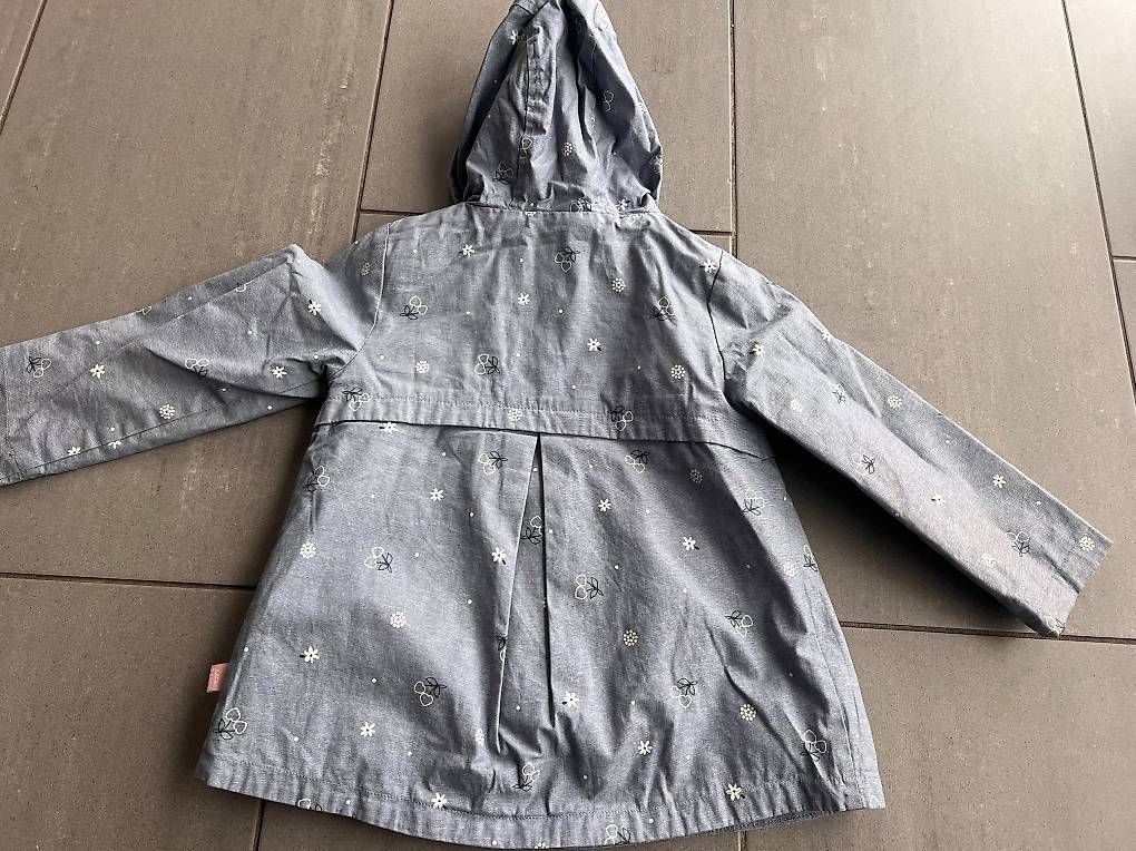 Giacche & Cappotti: Mädchen Jacke Grösse 98 C&A  – Usato da Thal venduto da maesi86 3