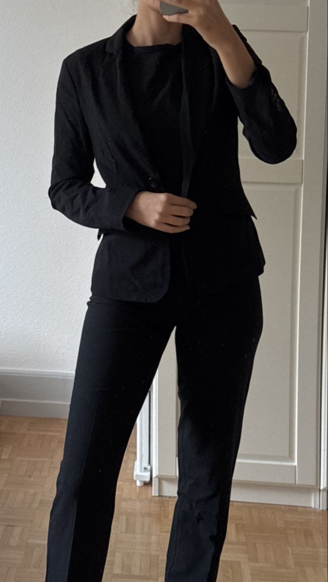 Comma Completi & Tailleur: Schwarzer Damen Anzug Gr. 34 von Comma – Nuovo (secondo la descrizione) da Zürich venduto da Aya03
