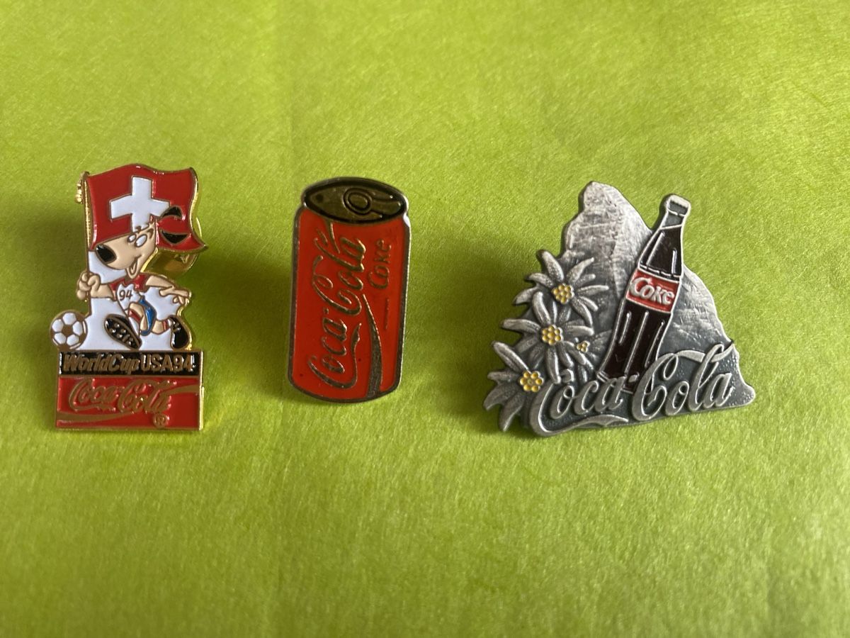 Bottoni: Coca cola 3 Pins, Marketingmaterial – Nuovo (secondo la descrizione) da Pfäffikon SZ venduto da Anita8808