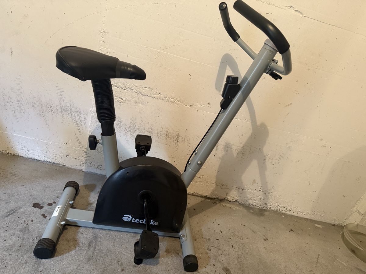 Vélos d'appartement: Heimtrainer Tectake Einstellbarer Widerstand Graue Farbe – D'occasion à Moosseedorf par ram_c65w 5