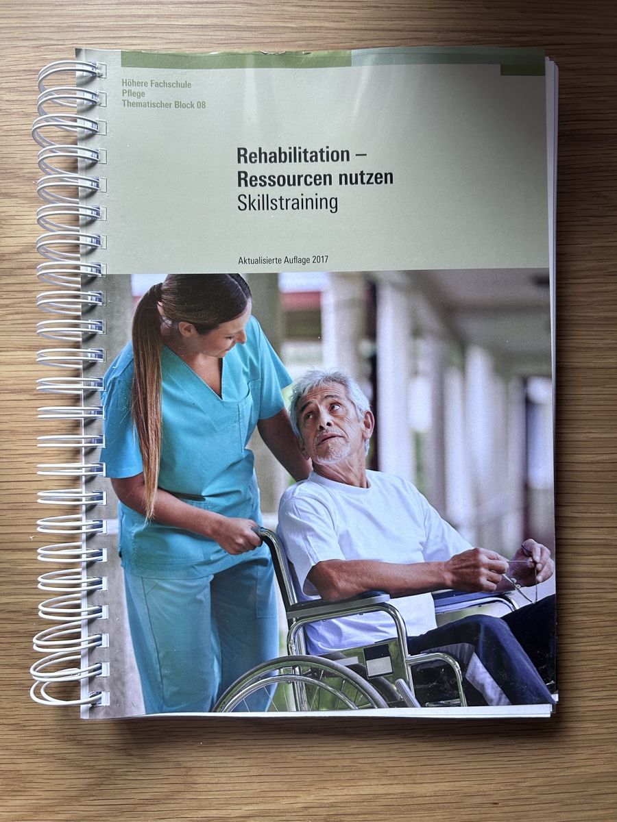 Libri: Höhere Fachschule Pflege Skillstraining Bücher – Nuovo (secondo la descrizione) da Ulisbach venduto da jul_2rpw 7