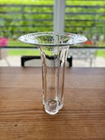 Schöne Glasvase von Glasi Hergiswil, handgefertigt 