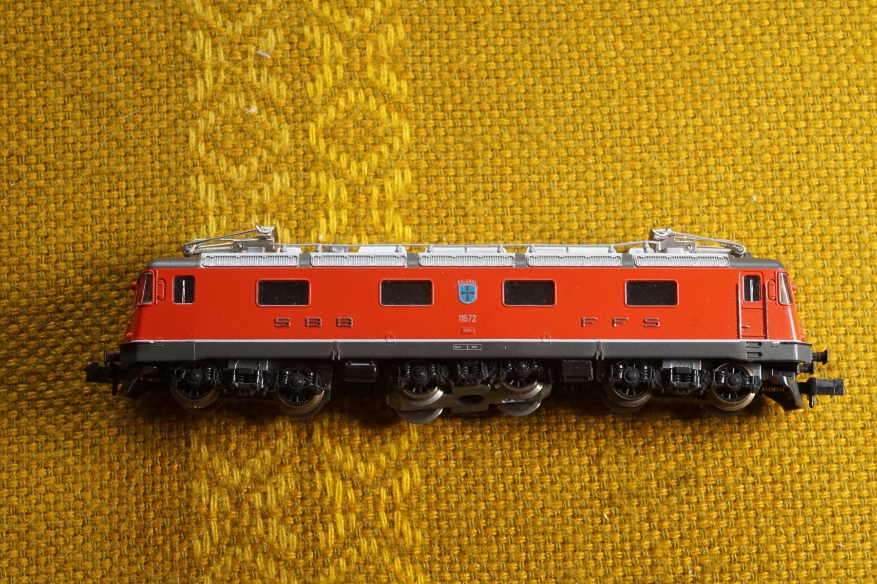 Kato Modellini di ferrovie: 8 - KATO Re 6/6 Balerna rot – Usato da Gränichen venduto da iknow