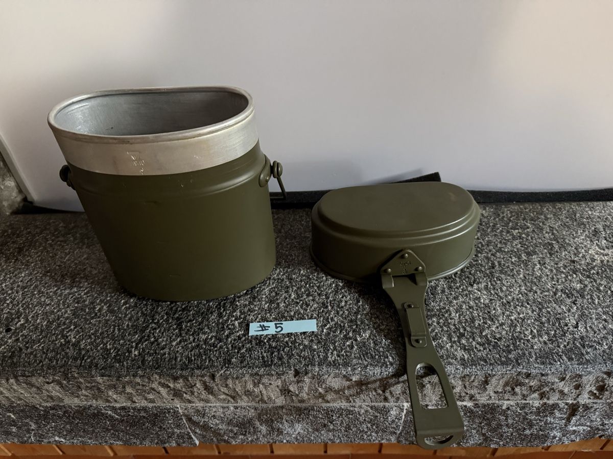 Cucine complete: Schweizer Armee gamelle WW2 1940 – Usato da Quinto venduto da Ticino_69