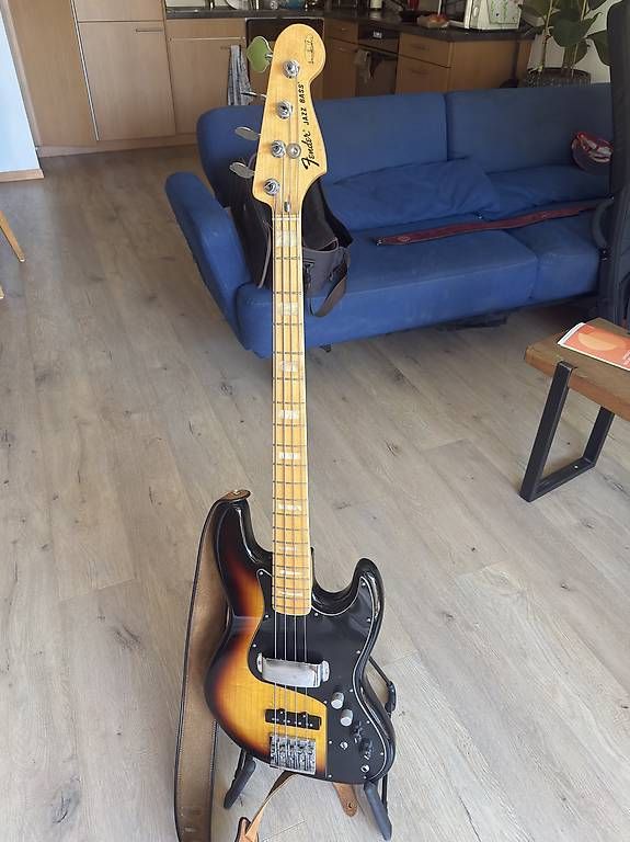 Strumenti musicali: Fender Jazz Bass Marcus Miller  2013 Préamp 18V – Usato da Ecublens VD venduto da Viret48 4