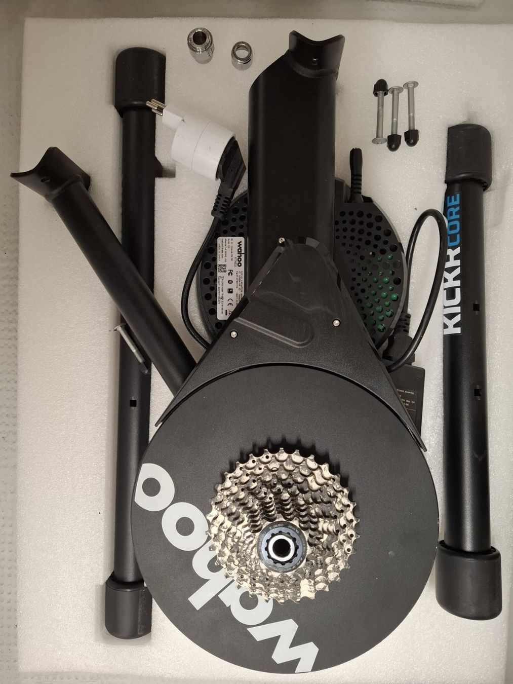Wahoo Vélos d'appartement: Wahoo Kickr Core Rollentrainer – D'occasion à Basel par schwerdt 1
