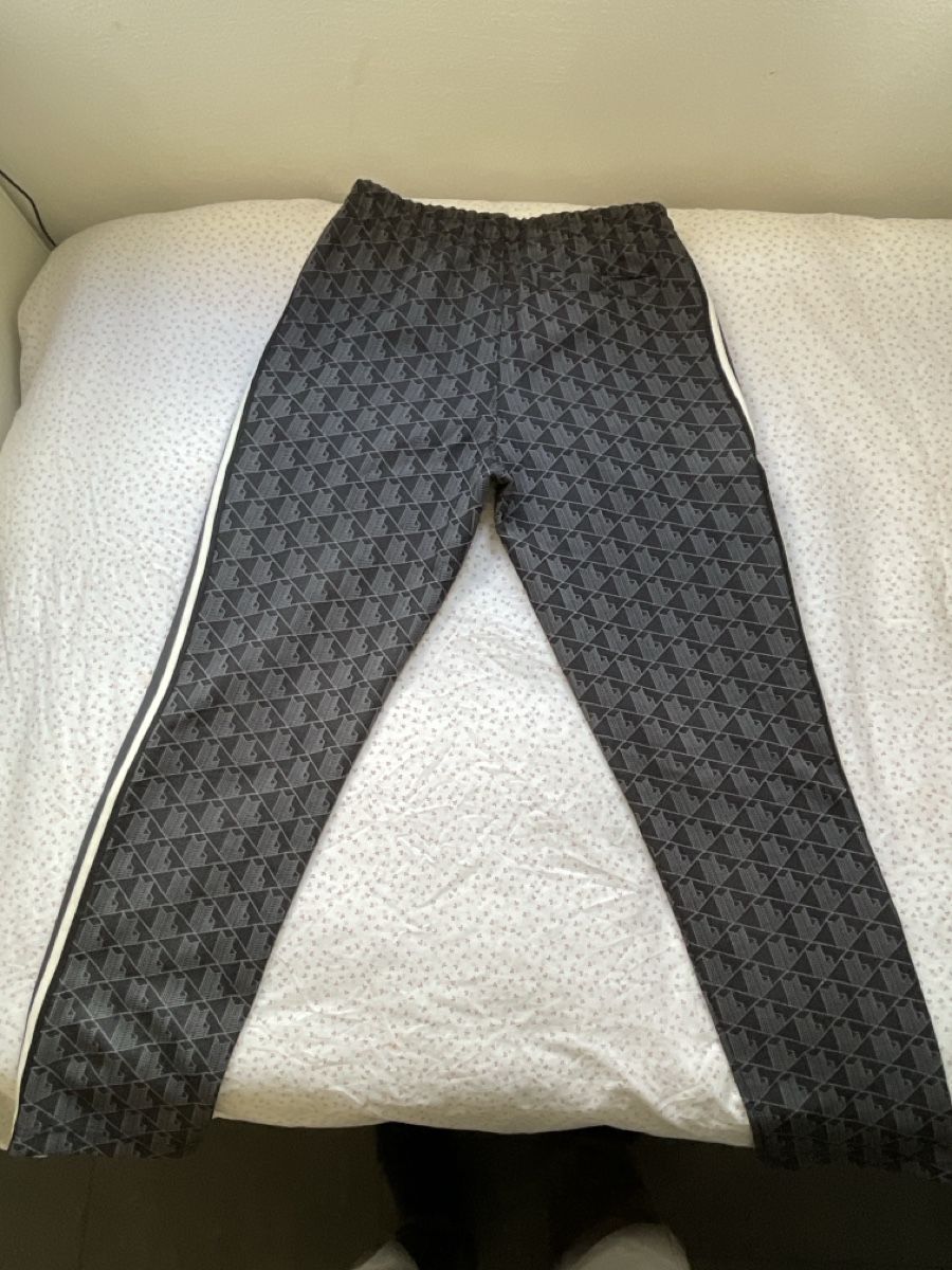 Lacoste Kleiderpakete: Lacoste Tracksuit Set Geometric Pattern Black Size M – Neu (gemäss Beschreibung) aus Davos Frauenkirch von edu_72jr 2
