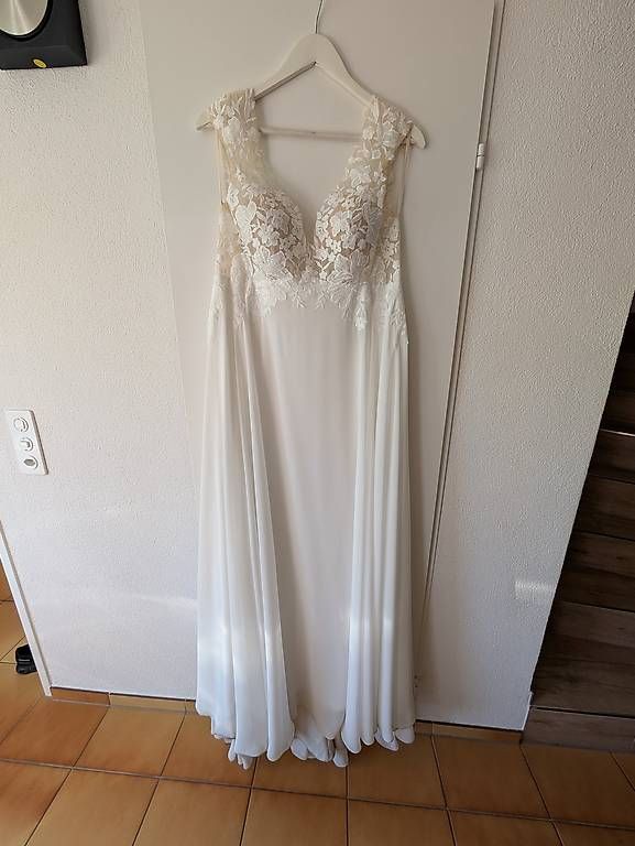 Vestiti: Hochzeitskleid Schwangerschaft – Usato da Winterthur venduto da cesteffani 2