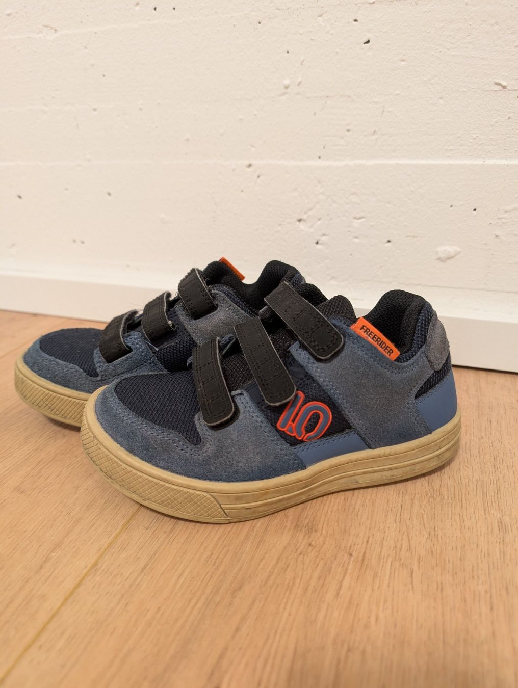 Five Ten Scarpe per ragazzi: Adidas FIVE TEN Kinder Freeride Bikeschuhe Gr. EU 30 – Usato da Netstal venduto da WidiC