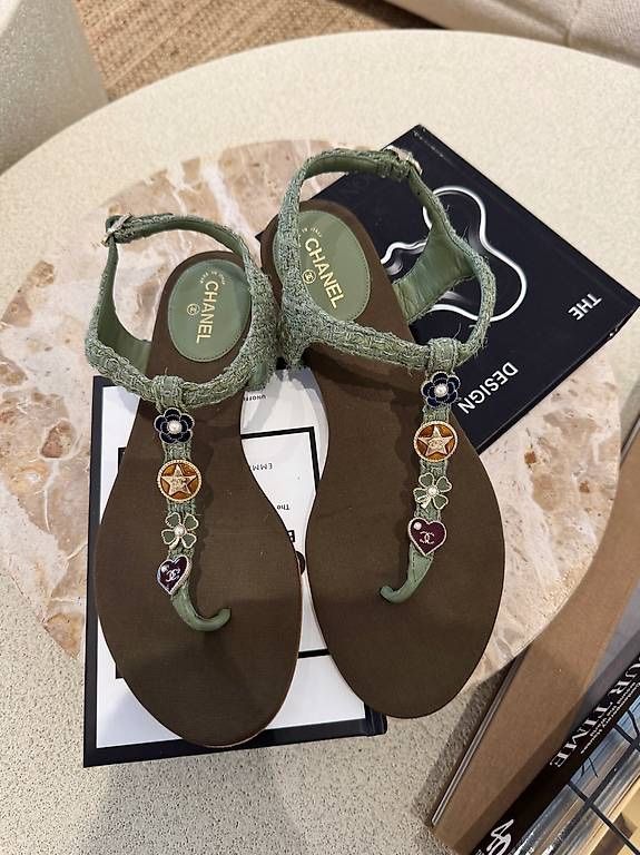 Chanel Chaussures femmes: CHANEL SANDALEN OLIVE – Neuf (Voir description) à Schwyz par bofb 2